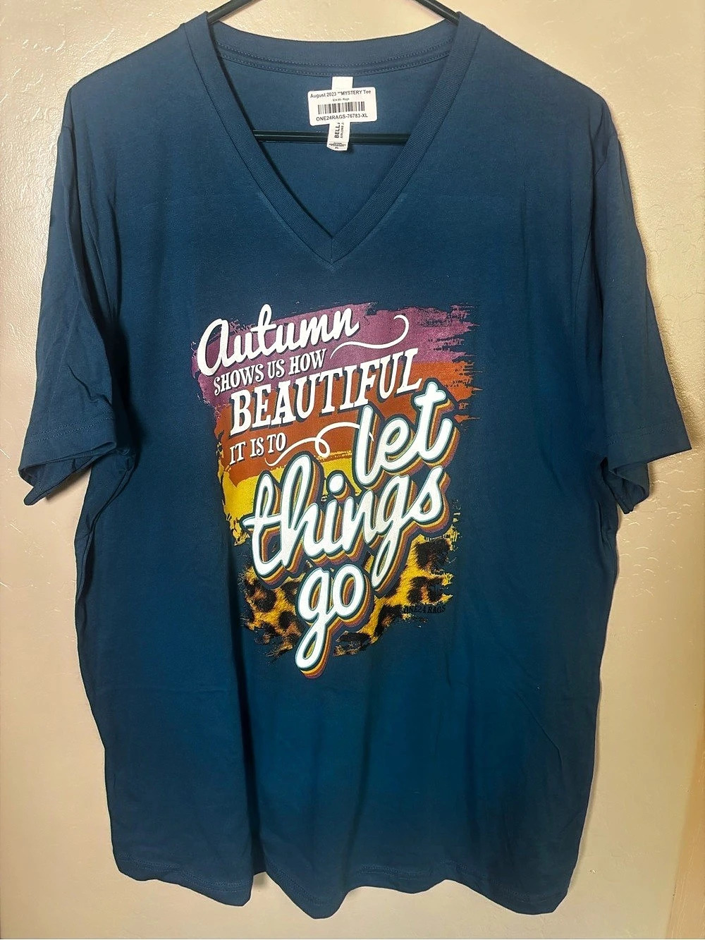BELLA August 2023 Mystery Tee Graphic Tee Blue XL NWT